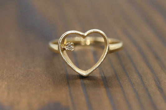 14k Open Heart and diamond ring. Dainty Heart love beat ring.