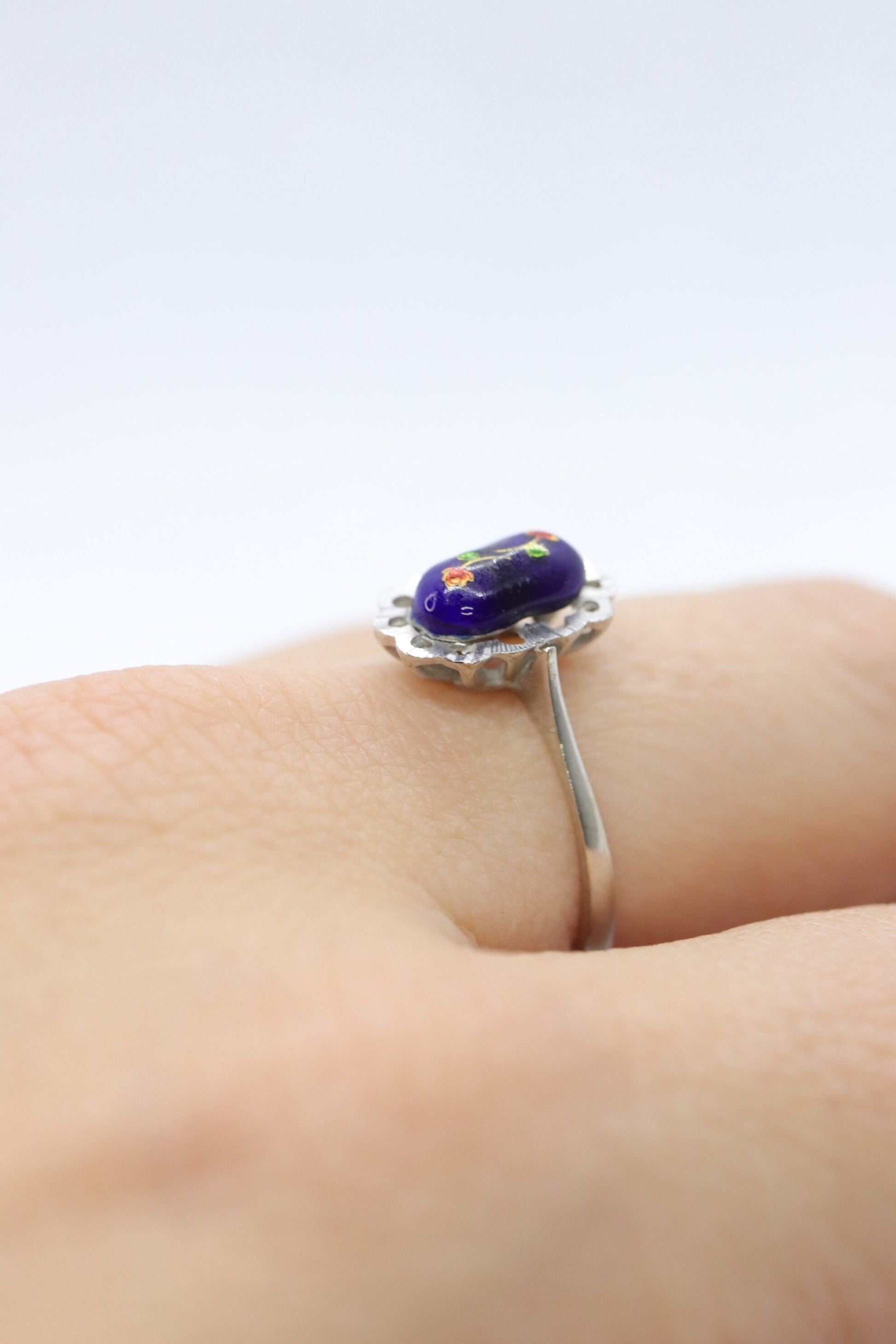 18k White Gold Enamel Ring. Tiny Roses painted enamel ring.