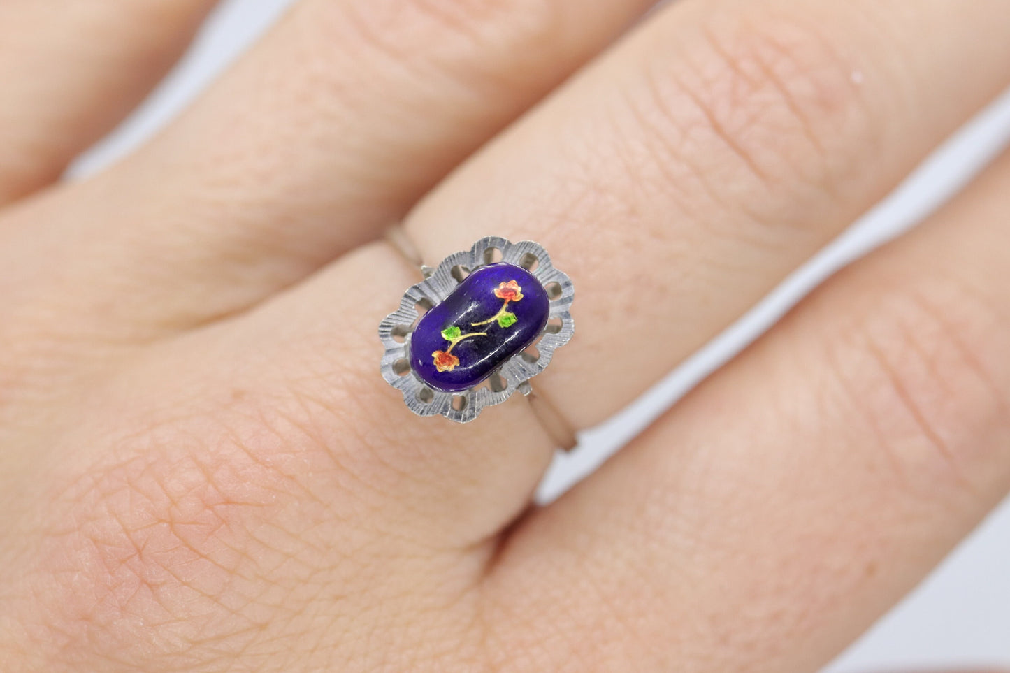 18k White Gold Enamel Ring. Tiny Roses painted enamel ring.