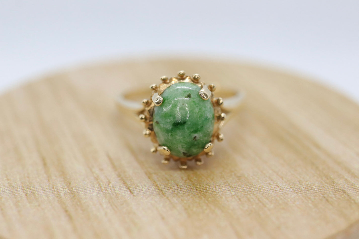 10k Green Agate Jade Jadeite ring. green cabochon ring.