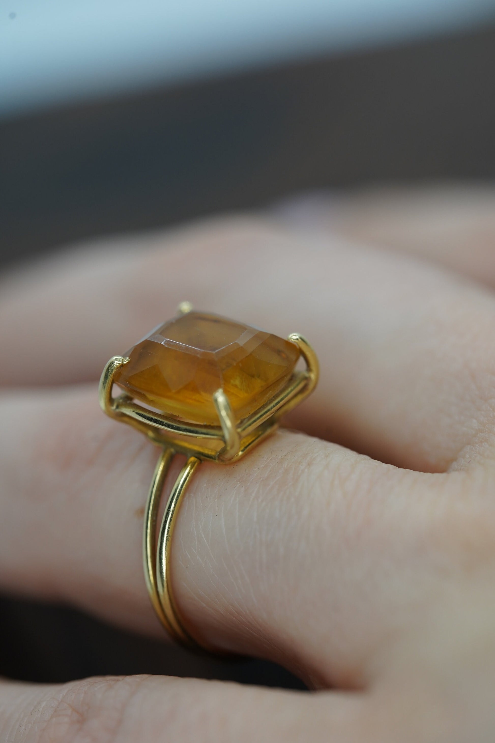 Large Orange Citrine ring. 18k yellow gold Heavy Large Prong Set Round Citrine