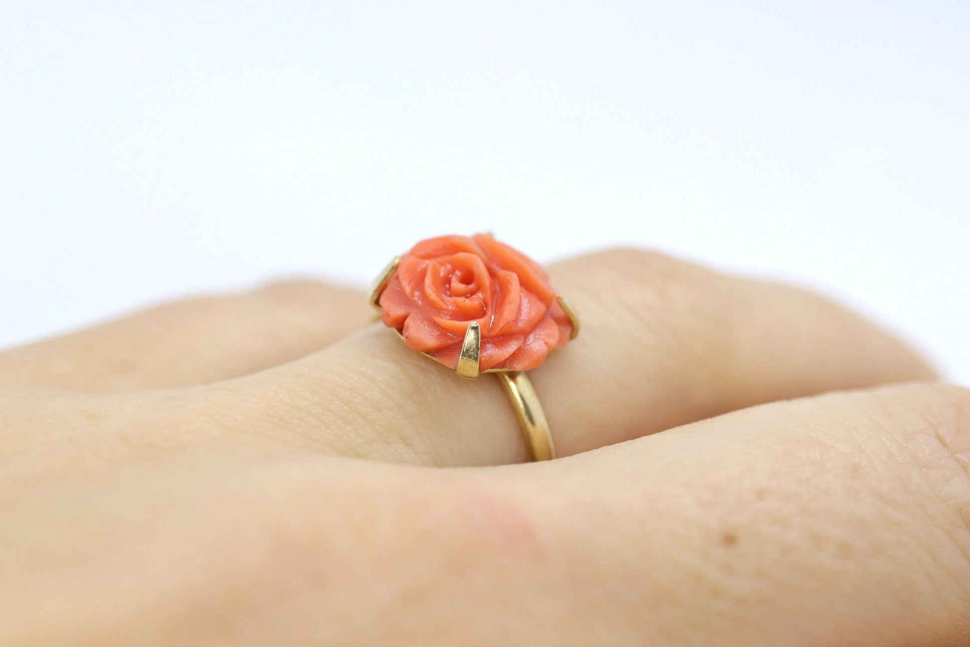 14k Coral Carved Pink Cabochon ring. 14k CARVED Rose flower Peach Coral solitaire.