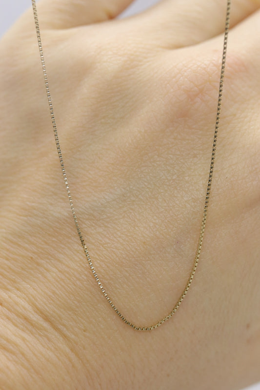 14k dainty Box chain necklace. 14k GOLD Box Chain necklace. 31in 1.3grams 1mm wide