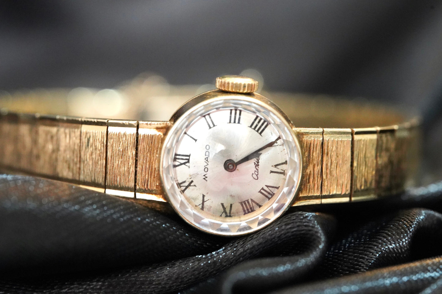 14k CARTIER x MOVADO mechanical watch. 14k Ladies Wristwatch.