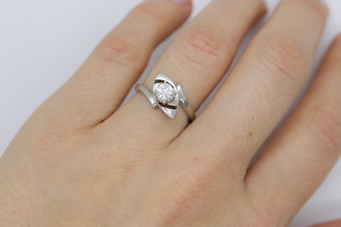 14K Bypass Diamond Solitaire Ring. Total 0.48ct Diamond Solitaire.  Stacked. Toi et moi band. White Gold ring. Sz5.5