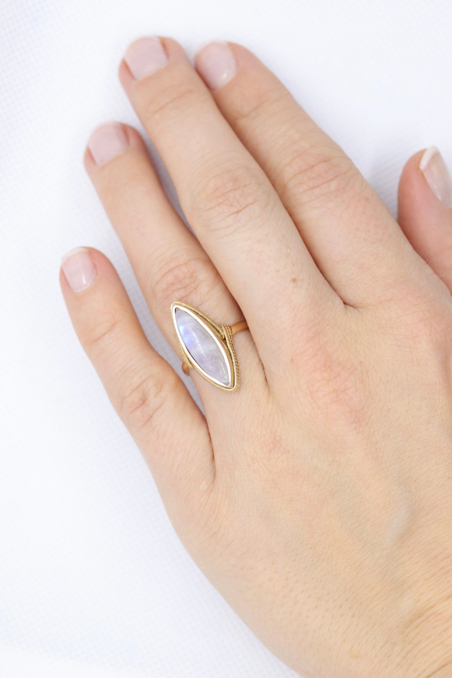 18k Large MOONSTONE ring. 18k Gold Marquise Navette Moonstone ring