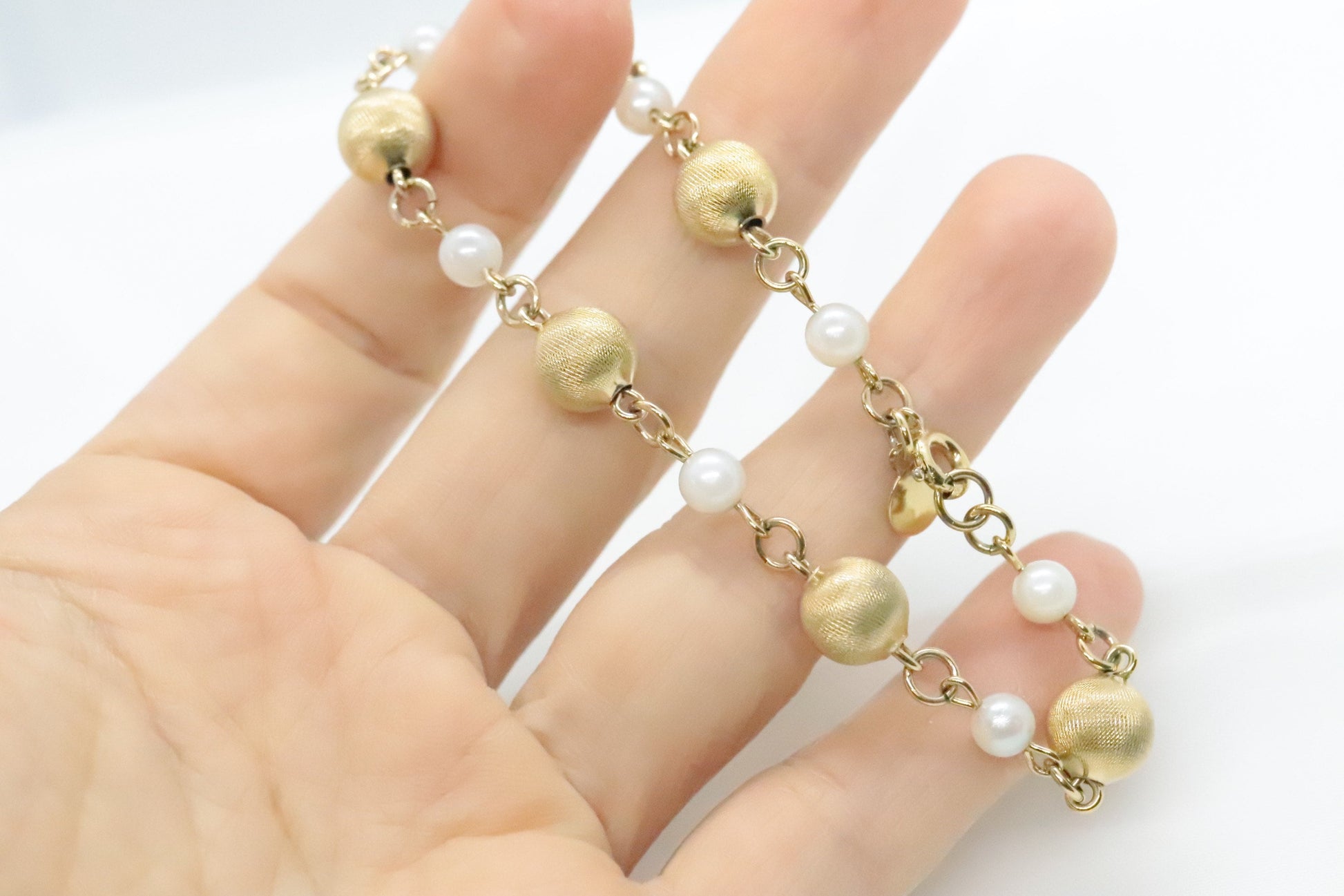 Gold Filled Sphere and Pearl Bracelet. 12k 1/20 Gold Filled Sphere ball bracelet