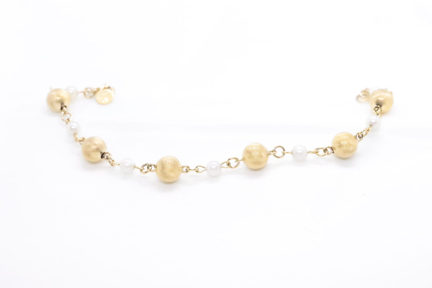 Gold Filled Sphere and Pearl Bracelet. 12k 1/20 Gold Filled Sphere ball bracelet