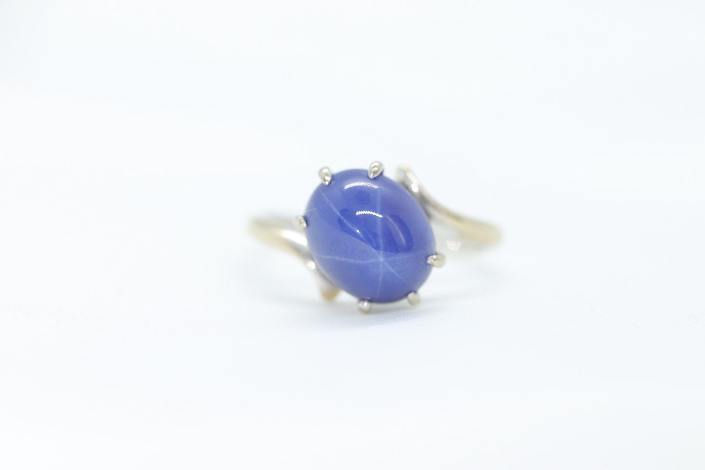 14k Blue Star Sapphire Oval Cabochon ring. Victorian Bypass Claw prong set sapphire ring.