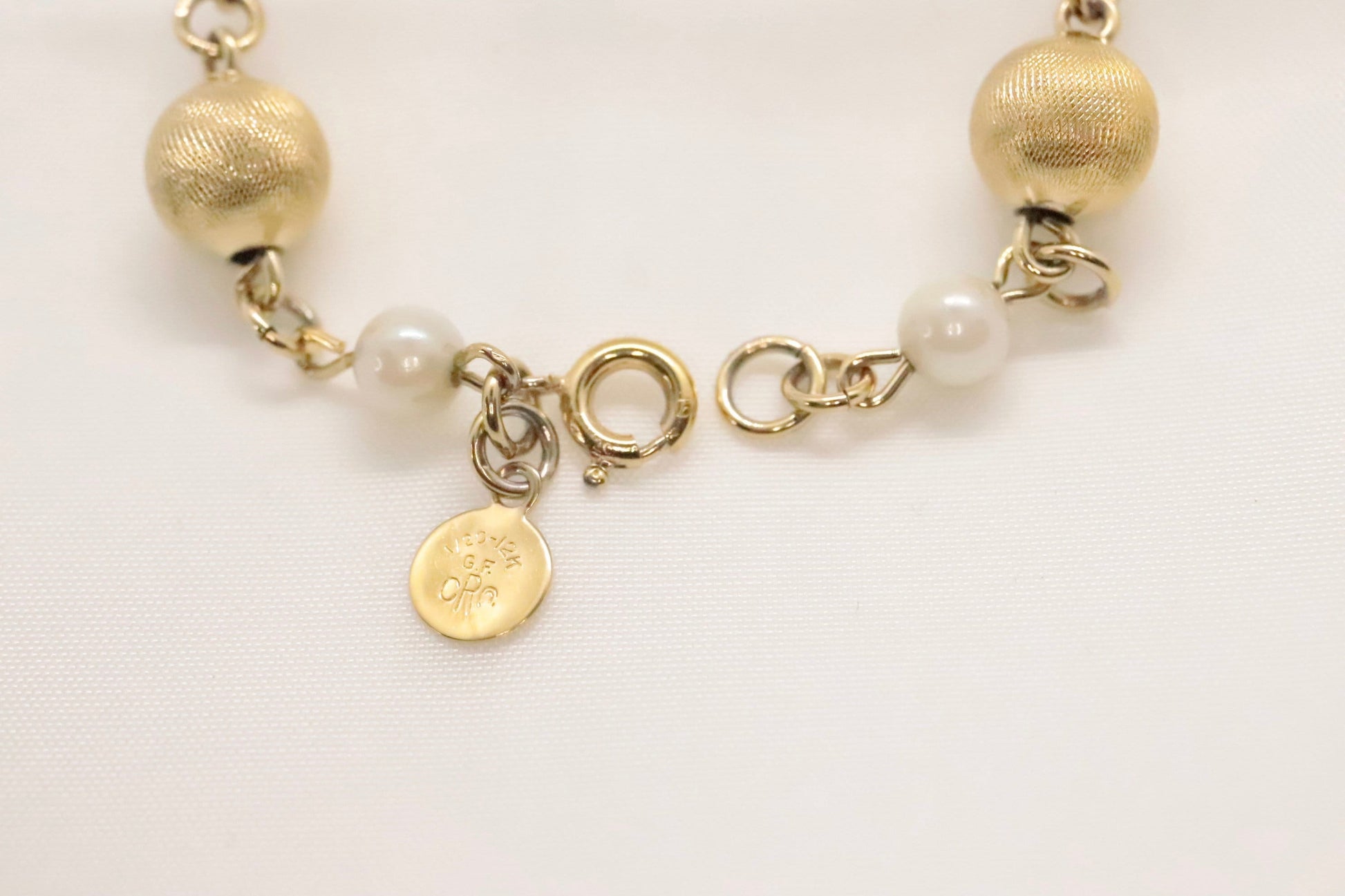 Gold Filled Sphere and Pearl Bracelet. 12k 1/20 Gold Filled Sphere ball bracelet