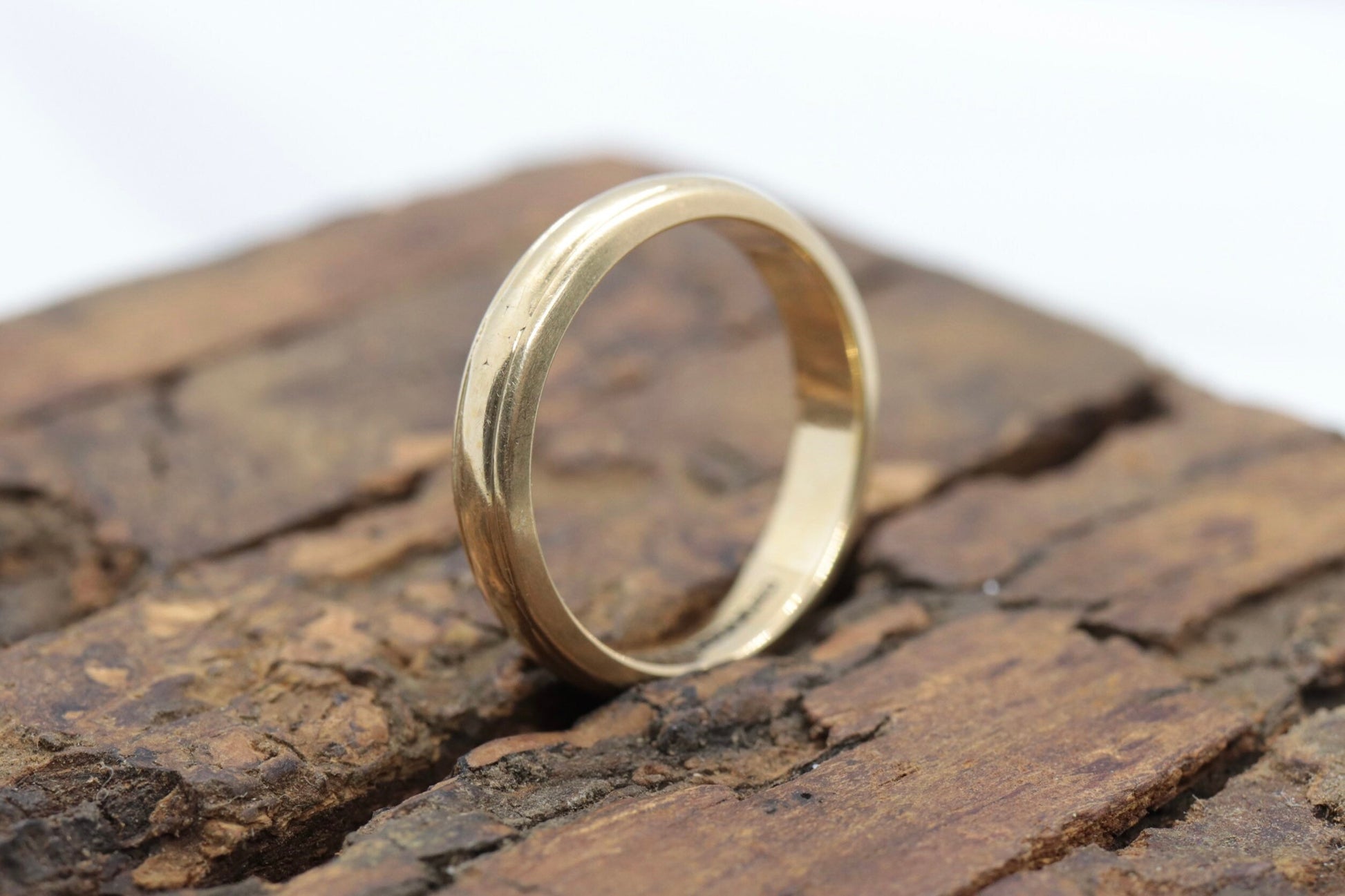 ARTCARVED JR Wood and Sons 14k Gold ART Carved thick wedding band. Embossed X X X Ring Sz 8.25 st(172/50)