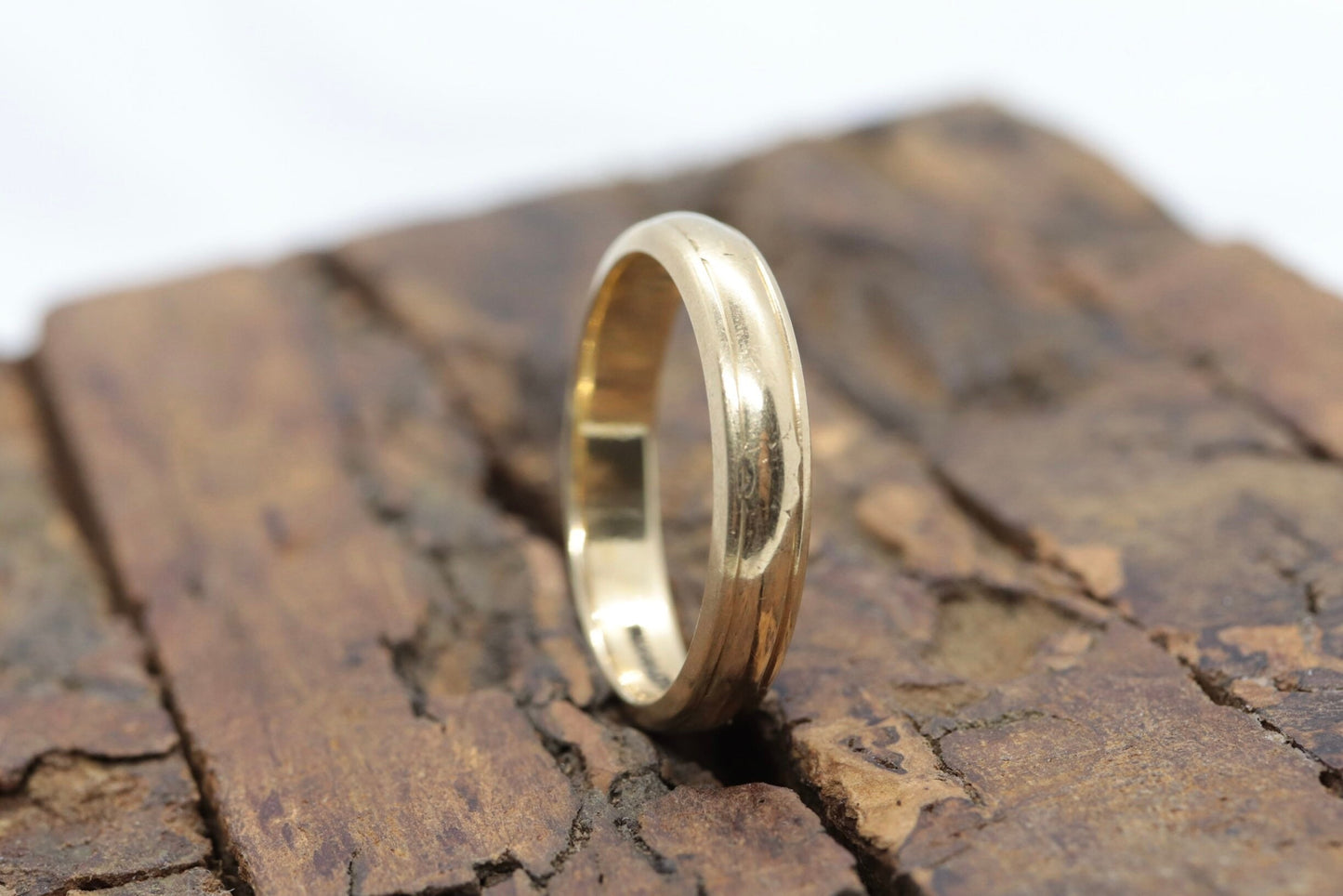 ARTCARVED JR Wood and Sons 14k Gold ART Carved thick wedding band. Embossed X X X Ring Sz 8.25 st(172/50)