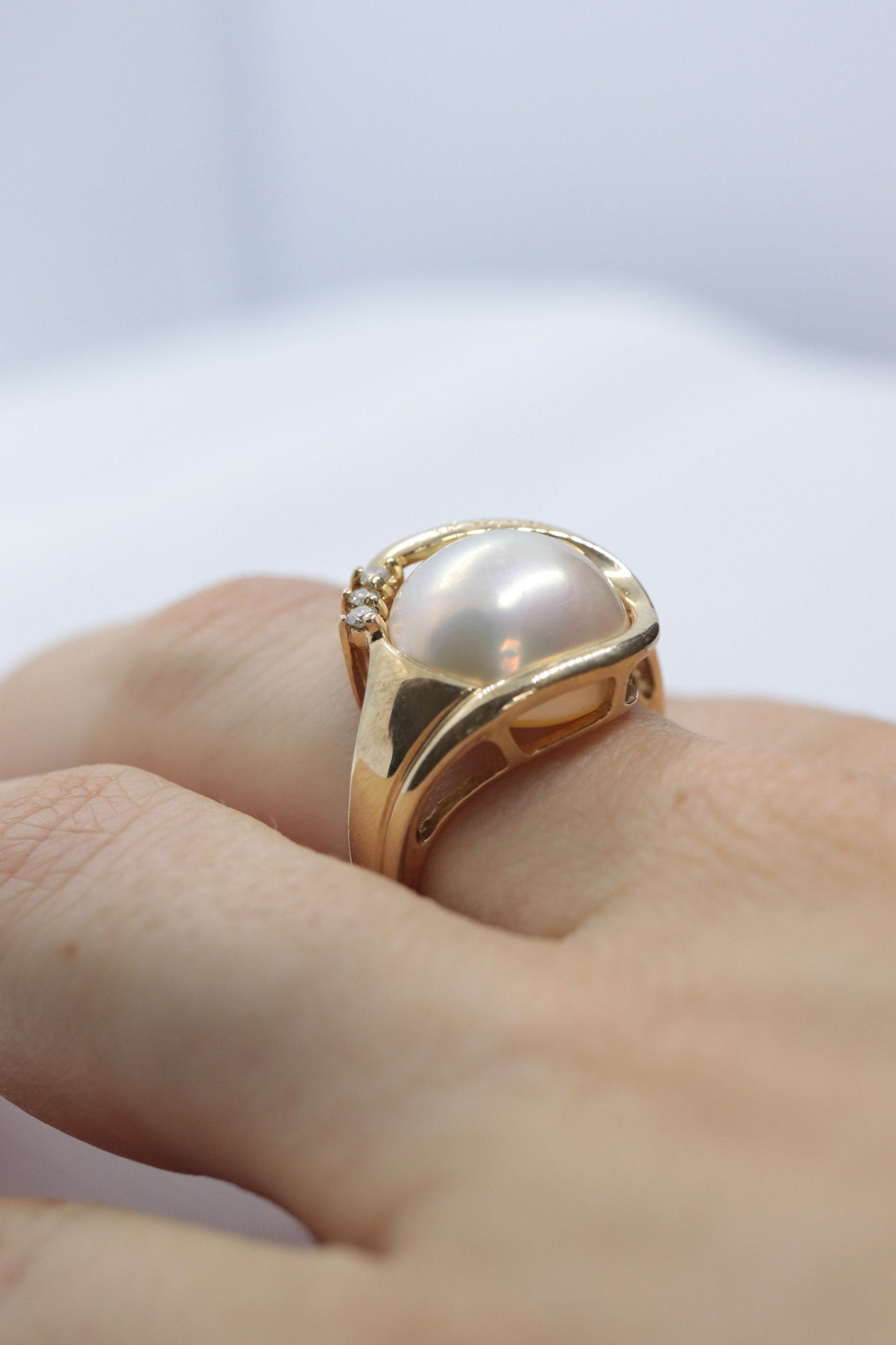 14k Large Mabe and Diamond Ring. Mabe Pearl Solitaire ring. st(109/25)