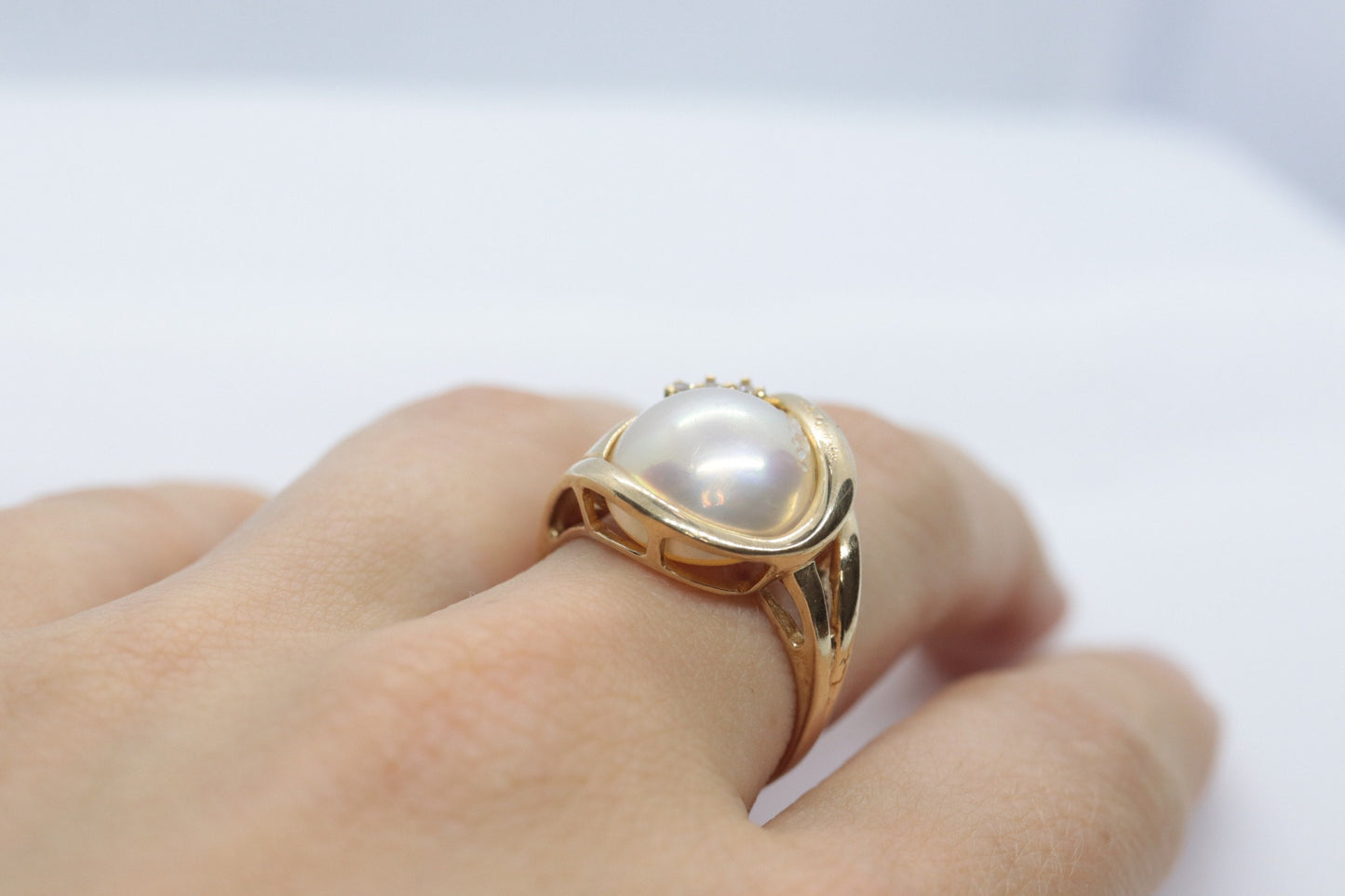 14k Large Mabe and Diamond Ring. Mabe Pearl Solitaire ring. st(109/25)