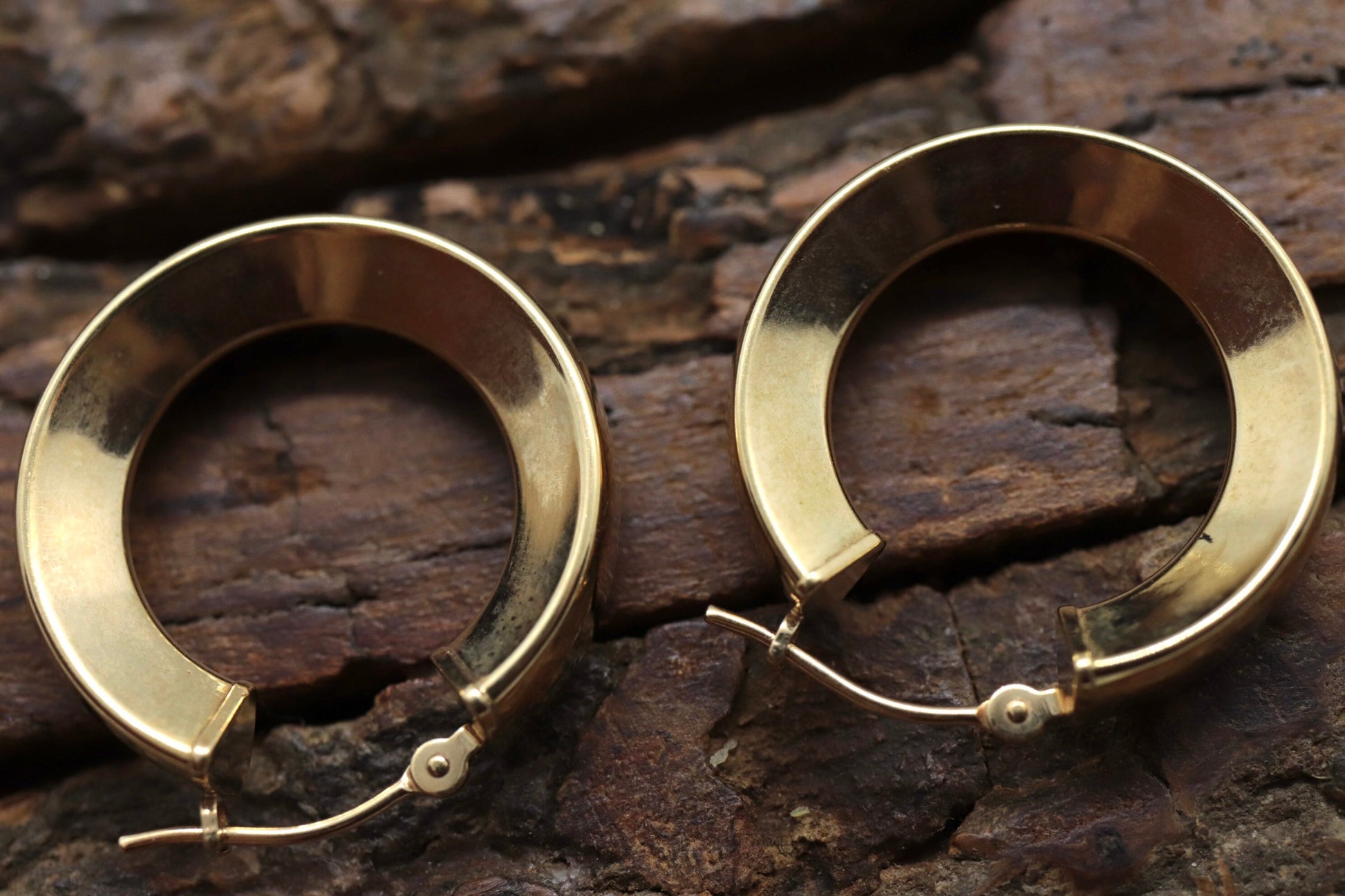 14k Gold Puffed Hollow HOOP Earrings. Large HOOP earrings st(71/88)