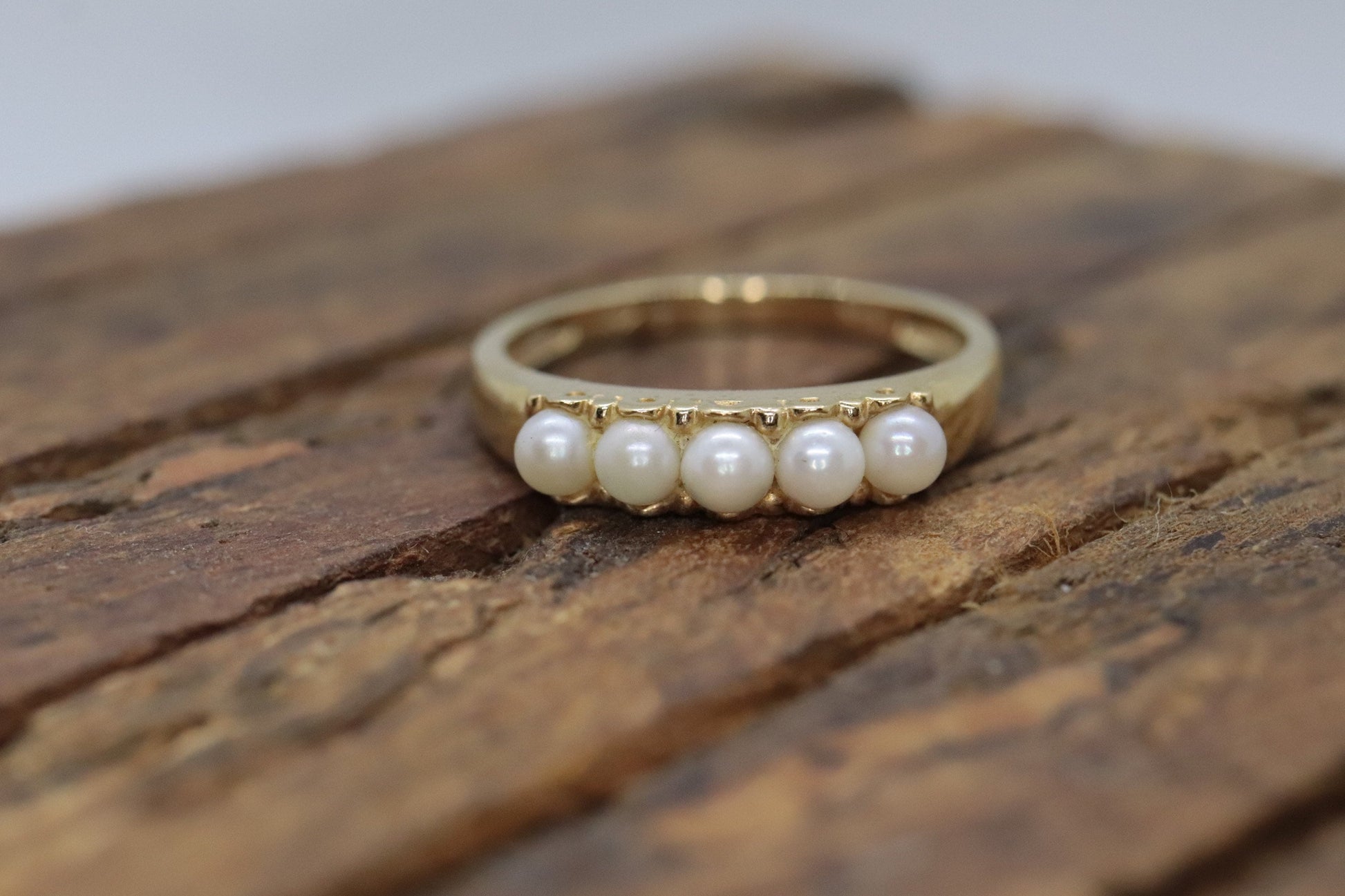 14k Pearl Cluster ring. Straight Pearl Cluster Band. st (69/00)