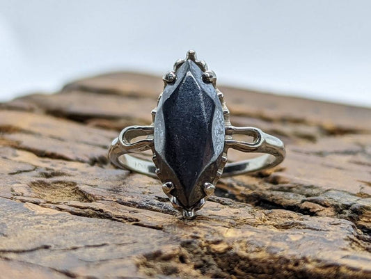 Marquise Hematite ring. 10k white gold Hematite ring. Navette Hematite ring. St(89/70)