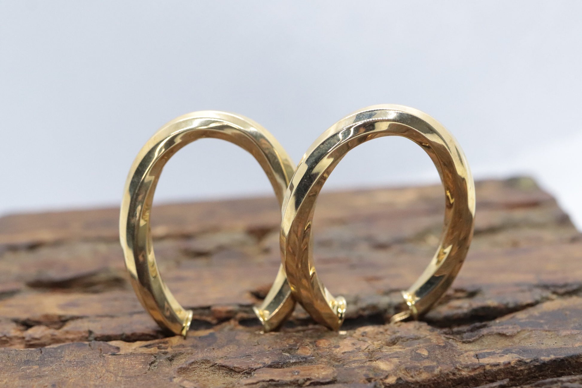 14k Gold Puffed Hollow HOOP Earrings. Large Oval HOOP earrings Twisted design. Wide Hoops. st54/63