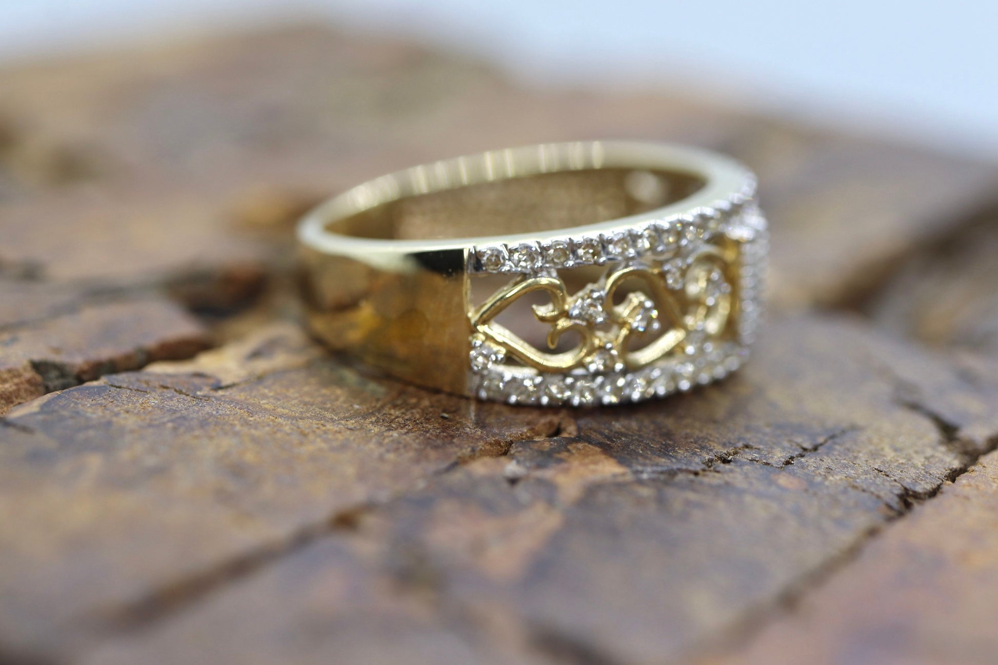 14k Diamond Dome band. Diamond Filigree Intricate Detail Open scroll ring. Baguette and Round diamonds. st(126/50)