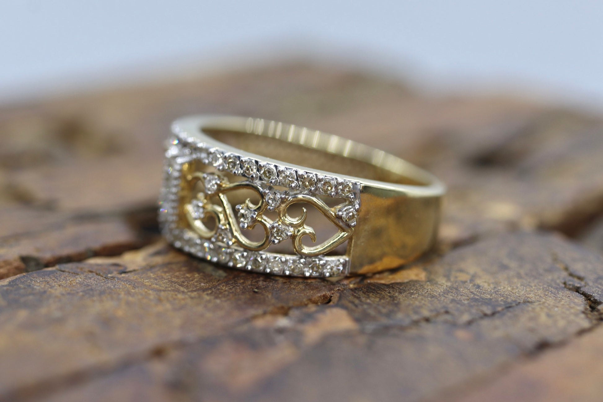 14k Diamond Dome band. Diamond Filigree Intricate Detail Open scroll ring. Baguette and Round diamonds. st(126/50)