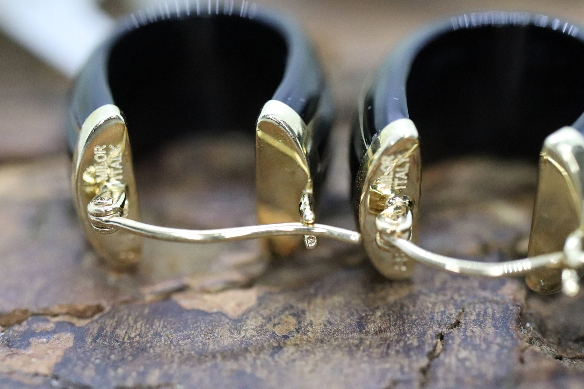 14k Carved Onyx Hoop Earrings. Carved Gemstone MILOR Italy Hoop earrings. st(30/67)