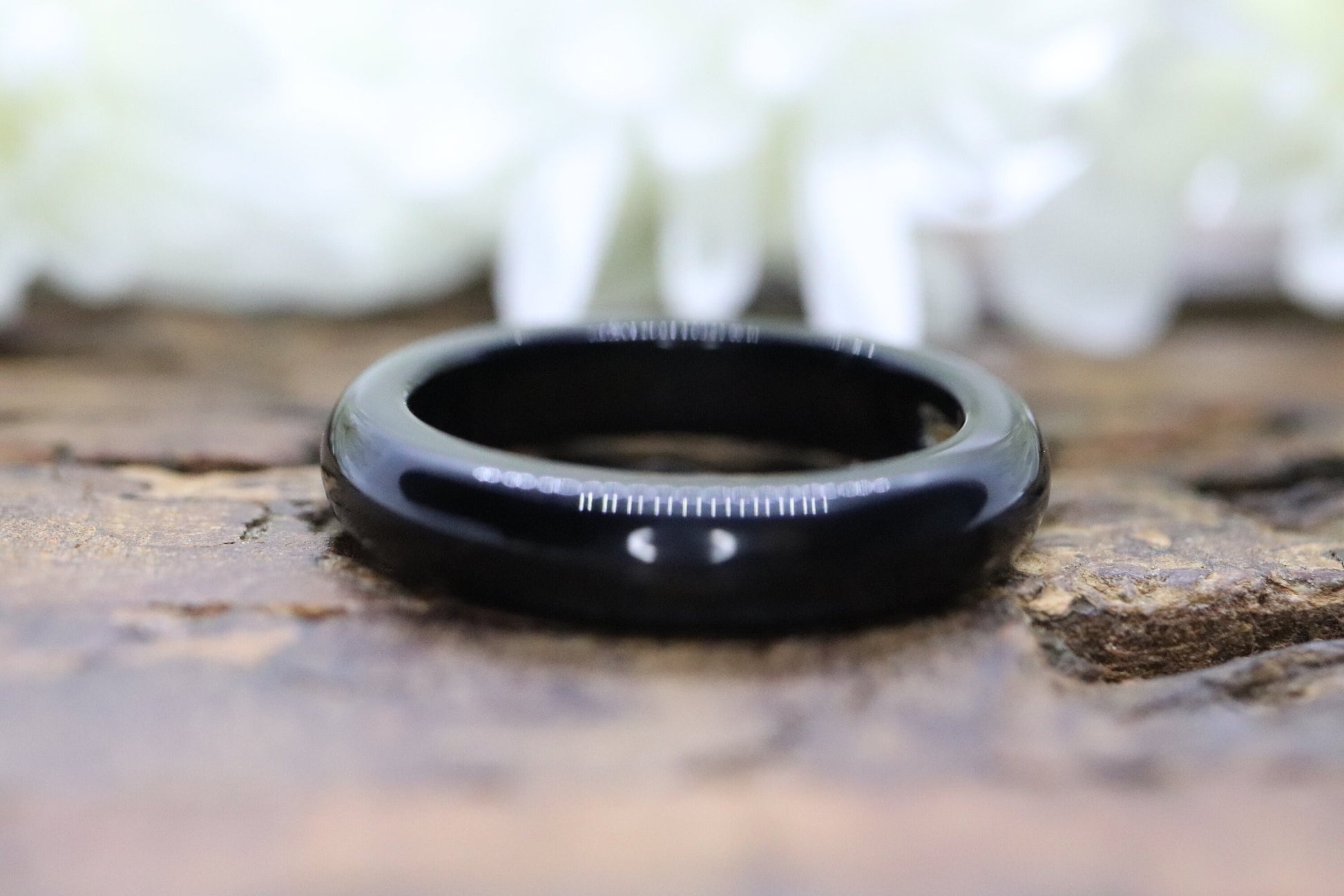 Carved Onyx  Ring. Solid Onyx band sz 10.75 st(13/41)