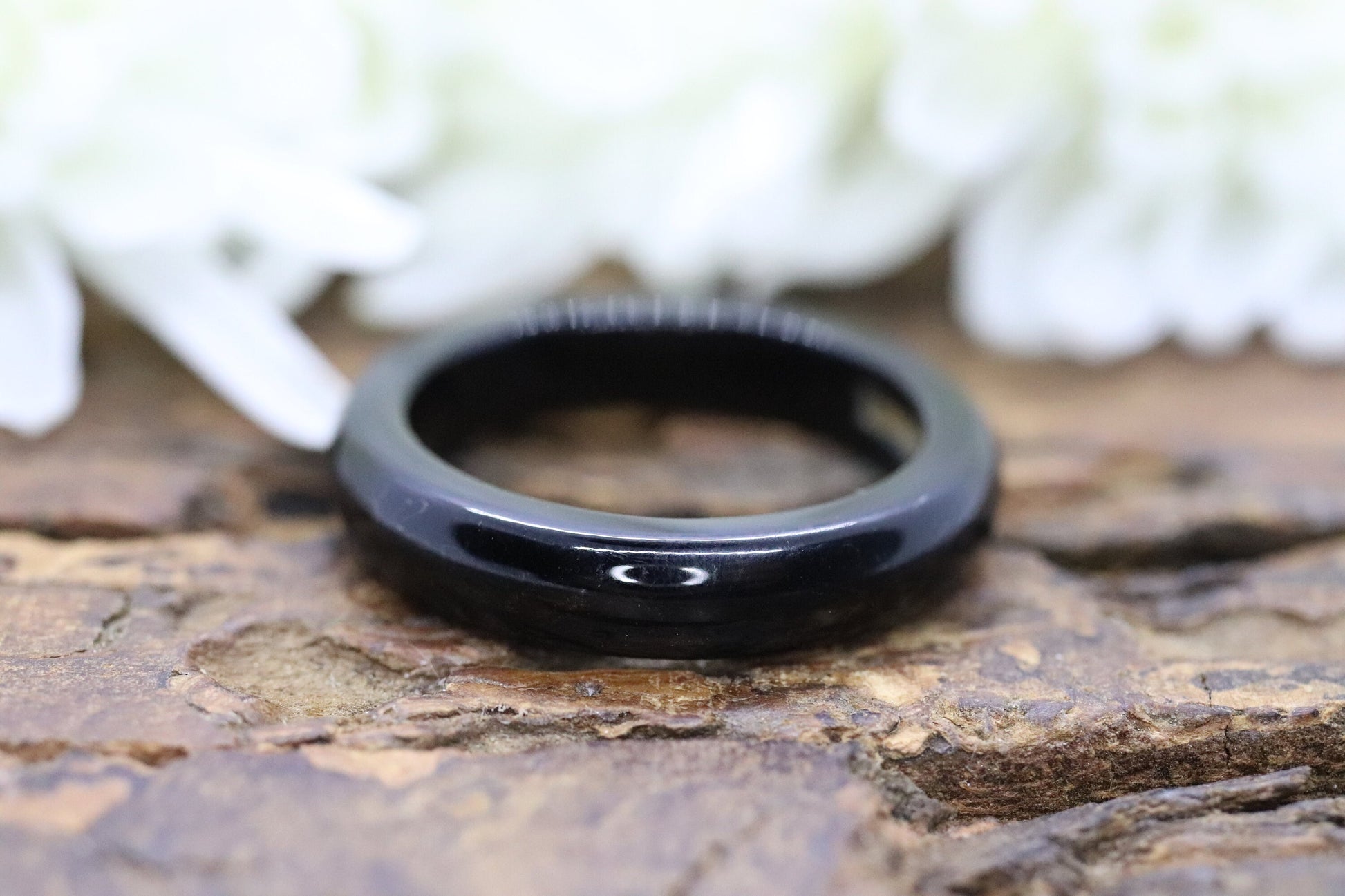 Carved Onyx  Ring. Solid Onyx band sz 10.75 st(13/41)