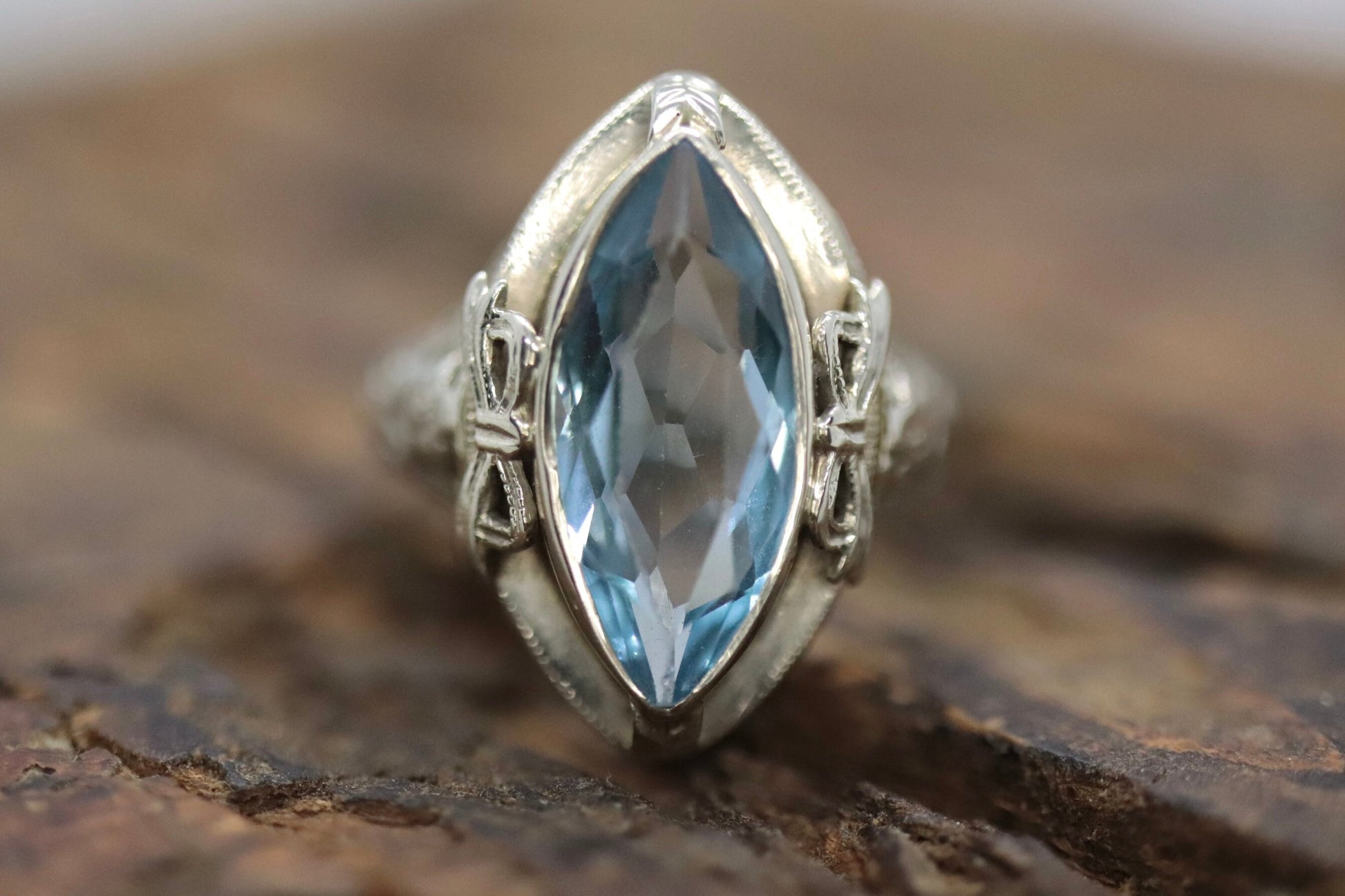 Swiss Blue Topaz Ring. 14k White Gold Filigree Design.  Art Deco 1920 Era. Statement band. st(173/65)