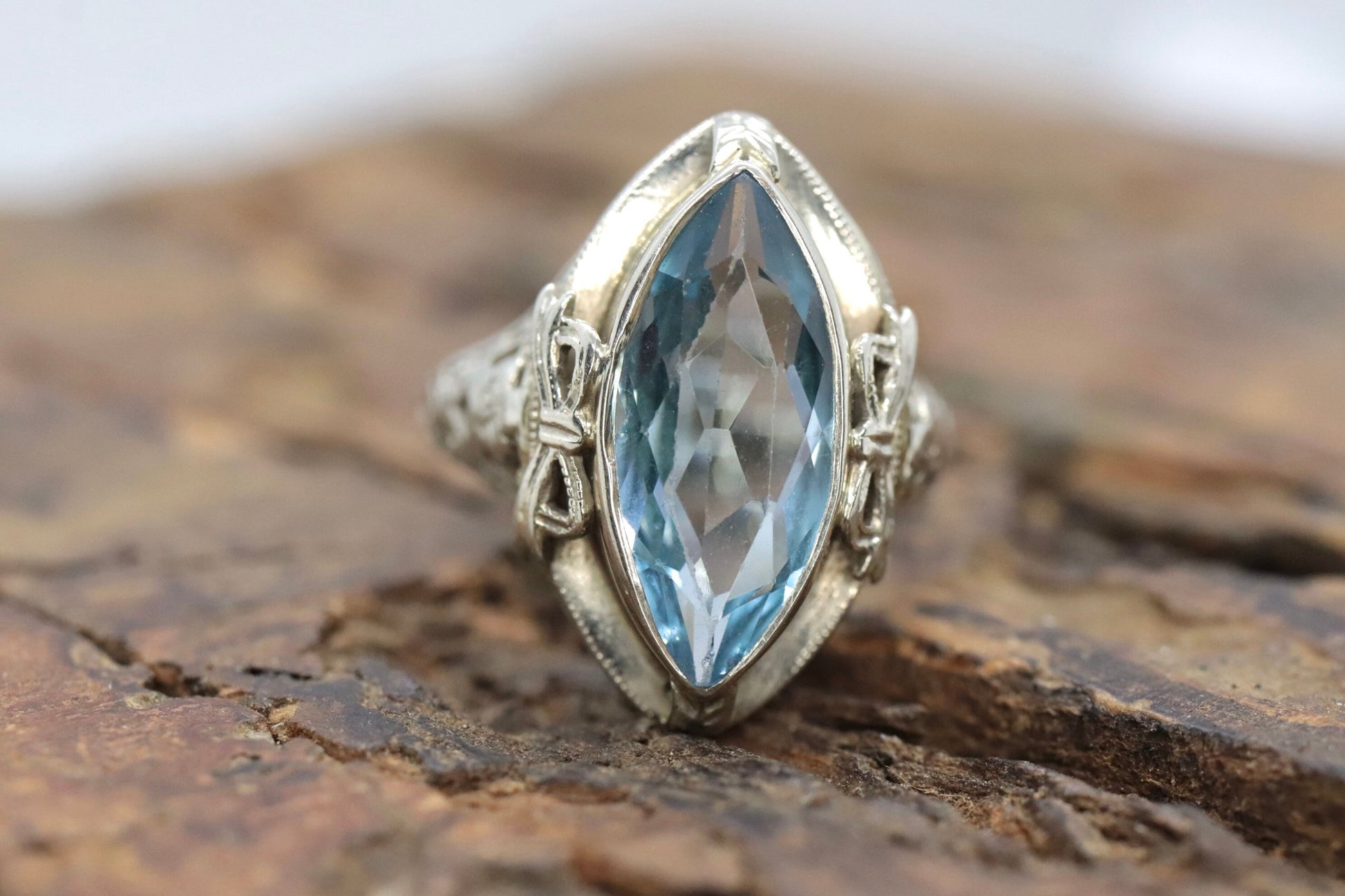 Swiss Blue Topaz Ring. 14k White Gold Filigree Design.  Art Deco 1920 Era. Statement band. st(173/65)