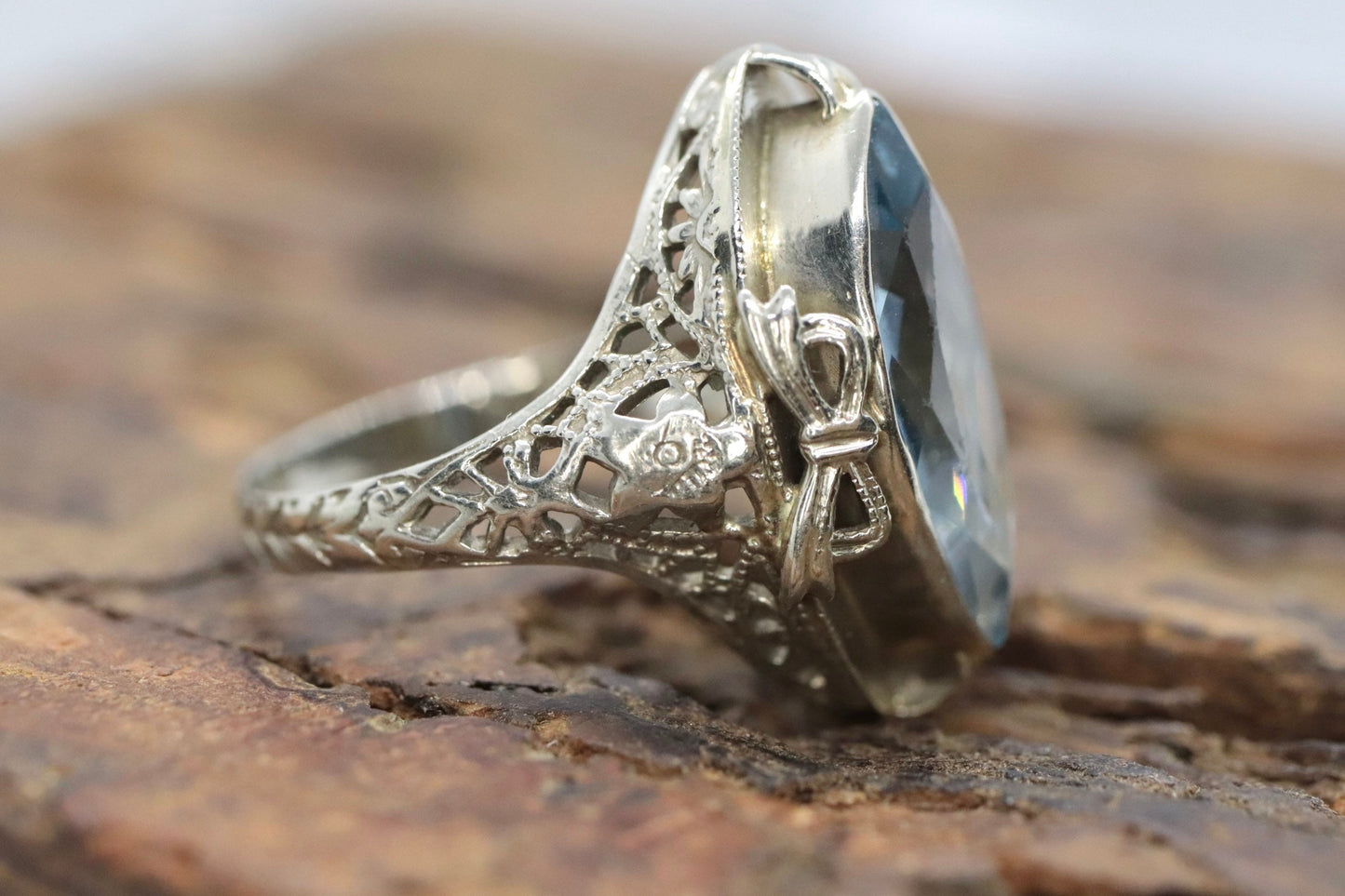 Swiss Blue Topaz Ring. 14k White Gold Filigree Design.  Art Deco 1920 Era. Statement band. st(173/65)