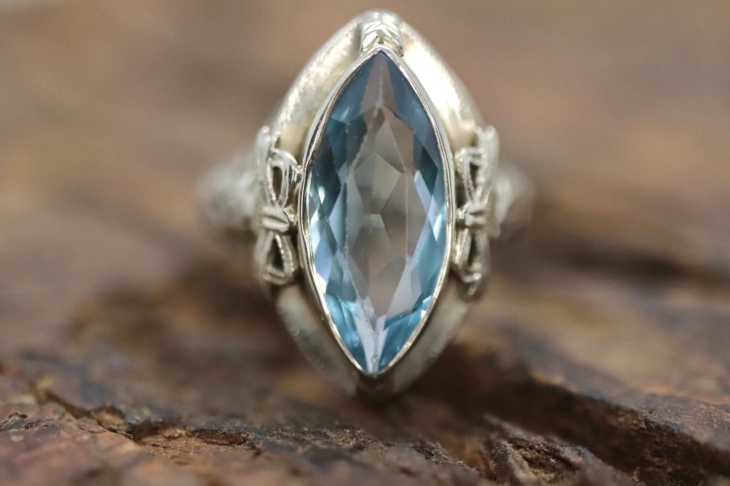 Swiss Blue Topaz Ring. 14k White Gold Filigree Design.  Art Deco 1920 Era. Statement band. st(173/65)