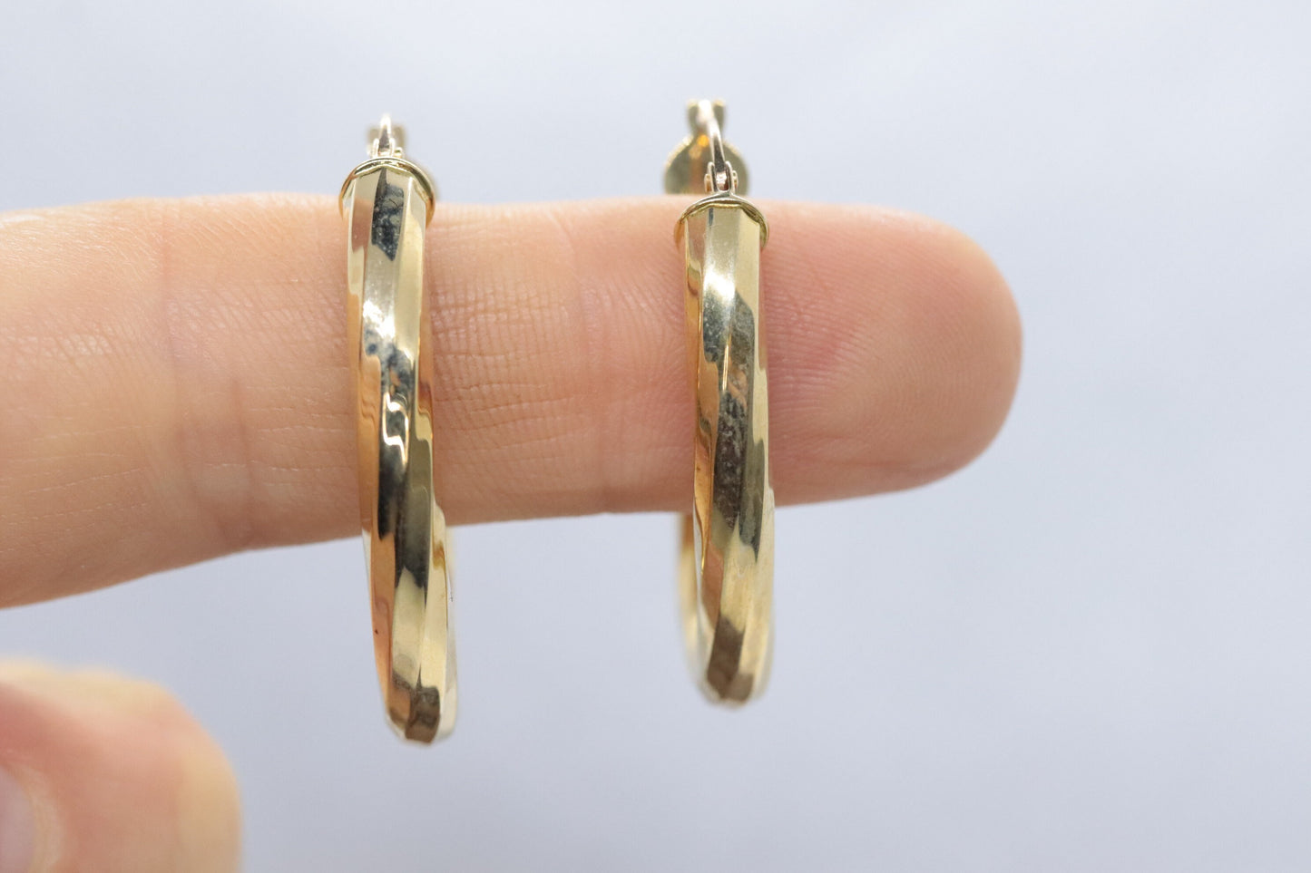 14k Gold Puffed Hollow HOOP Earrings. Large Oval HOOP earrings Twisted design. Wide Hoops. st54/63