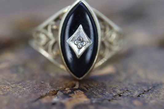 10k ONYX and diamond ring. Marquise Onyx bezel set victorian mourning ring. PSCO. st(74/75)