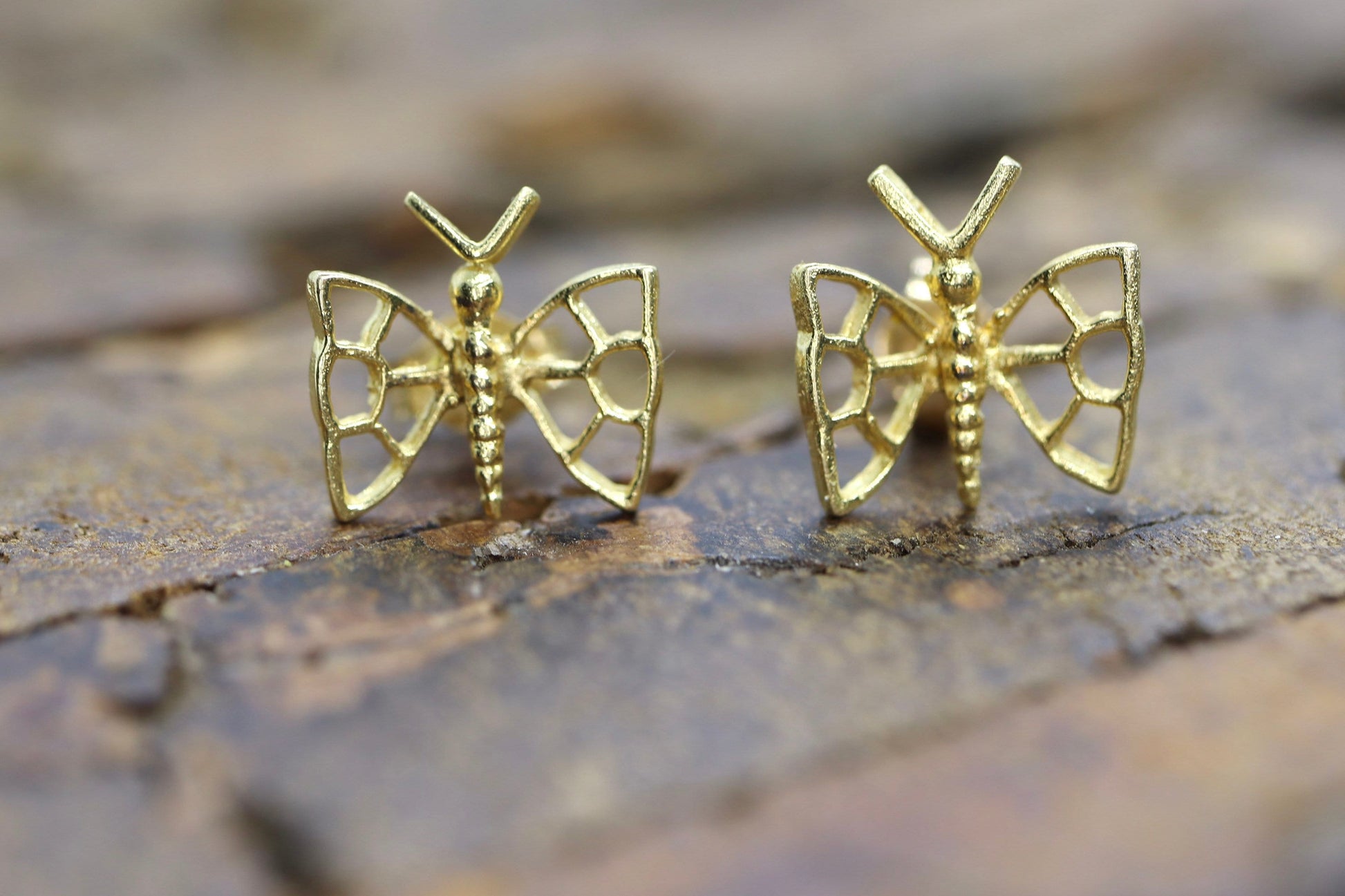 14k Filigree Butterfly 14k Gold Stud Earrings. st(18/68)