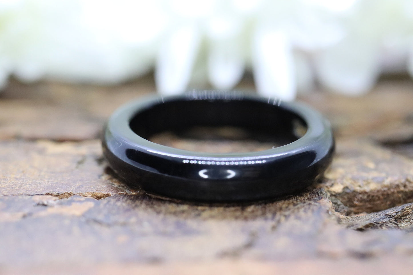 Carved Onyx  Ring. Solid Onyx band sz 10.75 st(13/41)