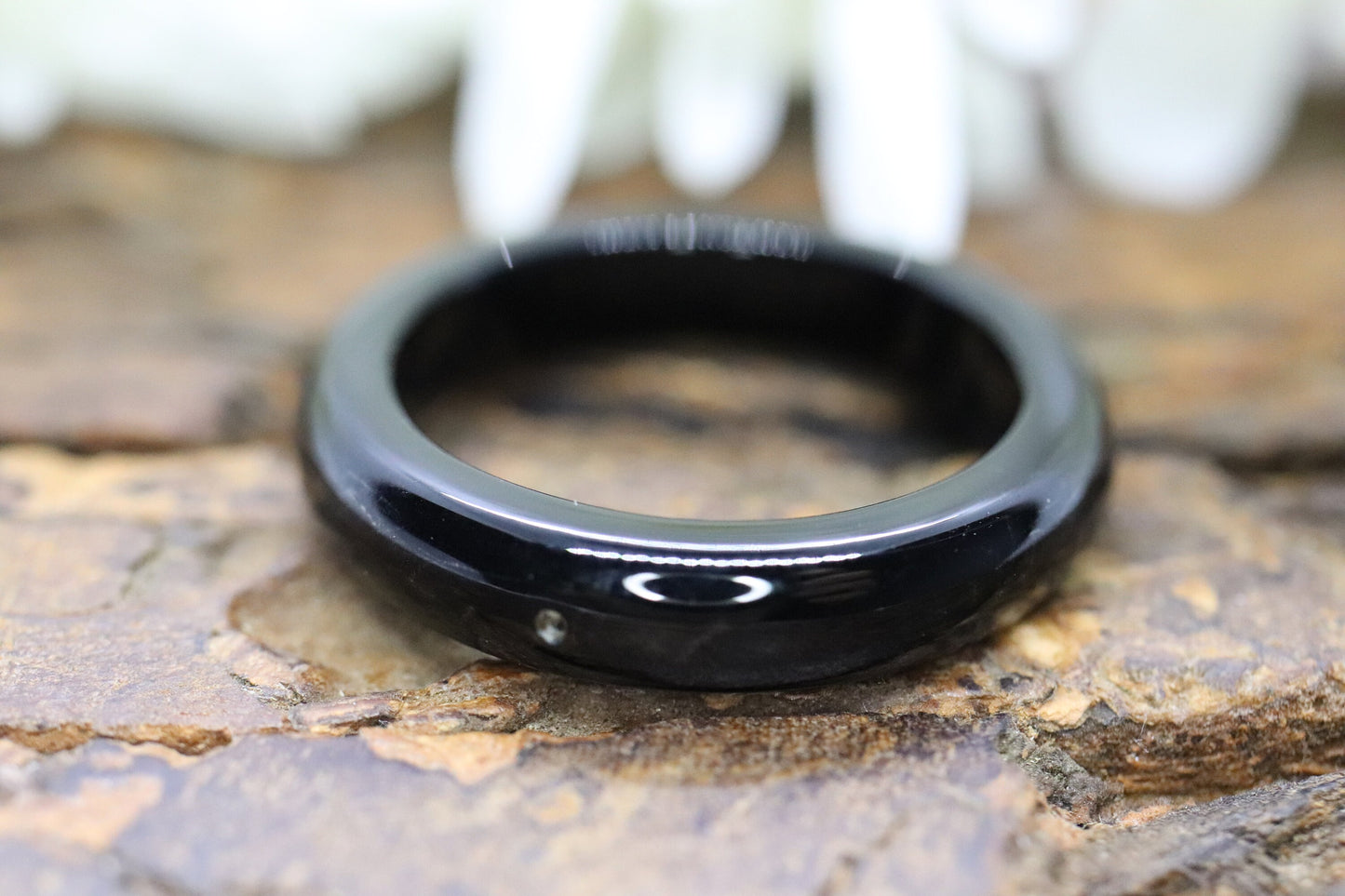 Carved Onyx  Ring. Solid Onyx band sz 10.75 st(13/41)