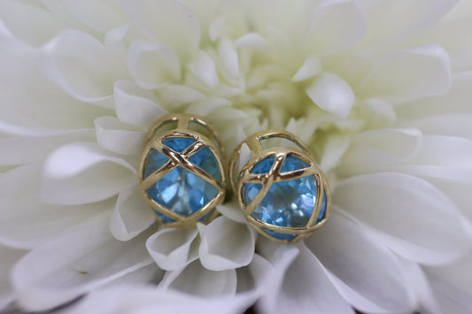 10k Blue Topaz STUD earrings. 10k Aquamarine Topaz stud earrings. st(28/75)