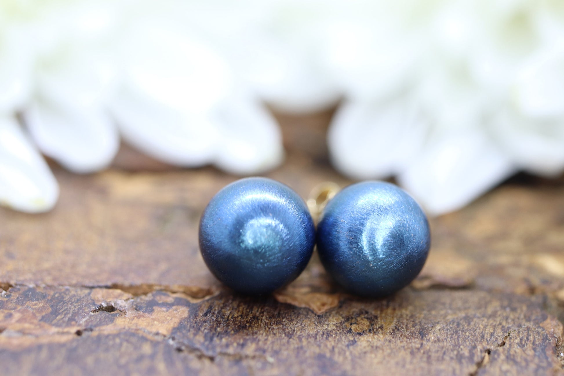 14k Gold Blue Bead stud earrings. Disco BALL stud earrings. st(28/75)