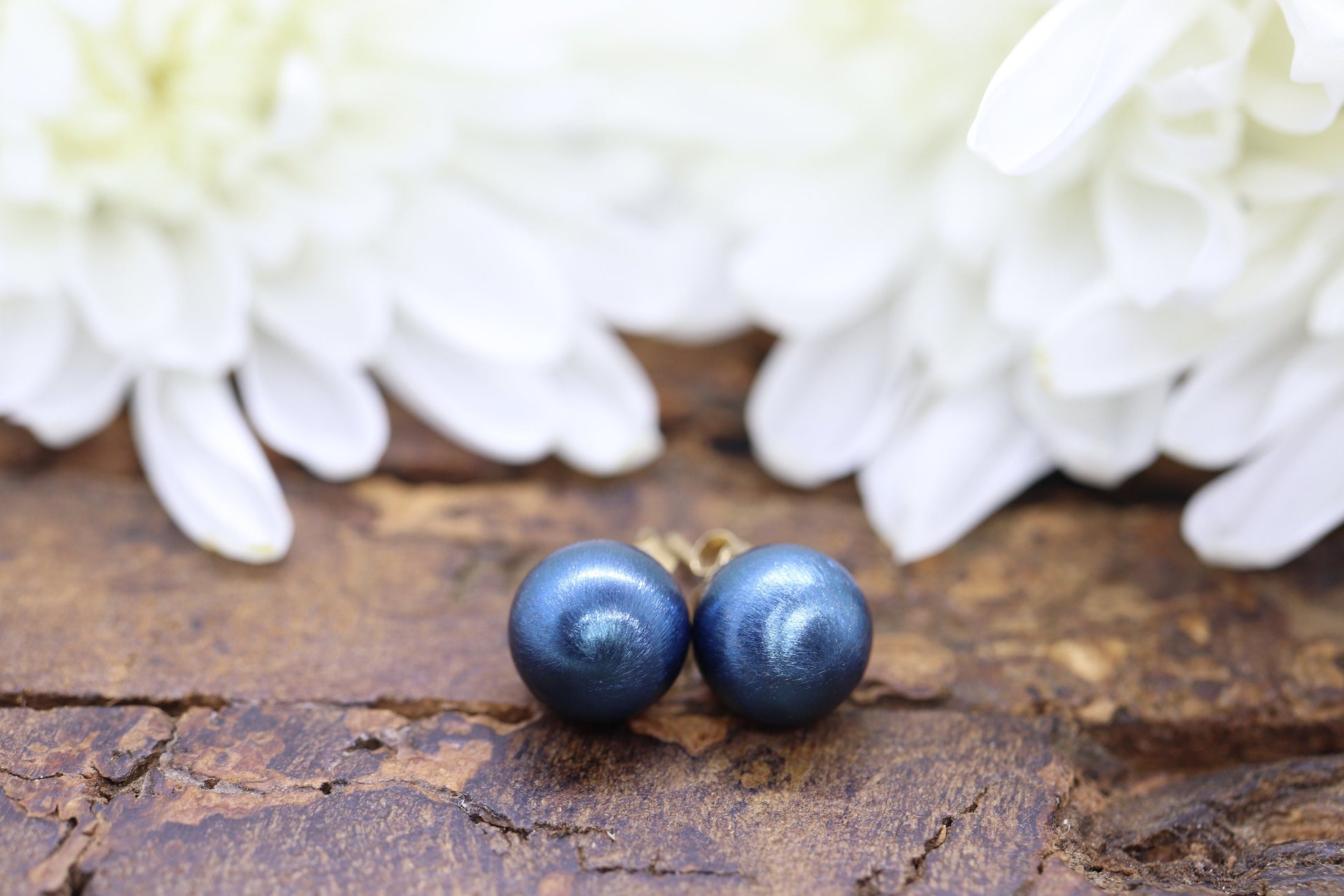 14k Gold Blue Bead stud earrings. Disco BALL stud earrings. st(28/75)