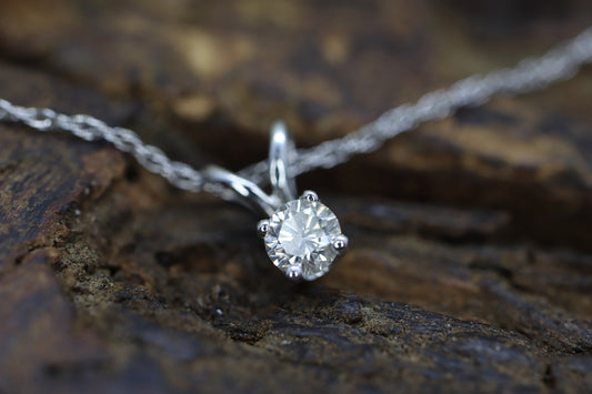 14k Diamond Solitaire Pendant. 14k White gold wheat necklace. st(126/50)