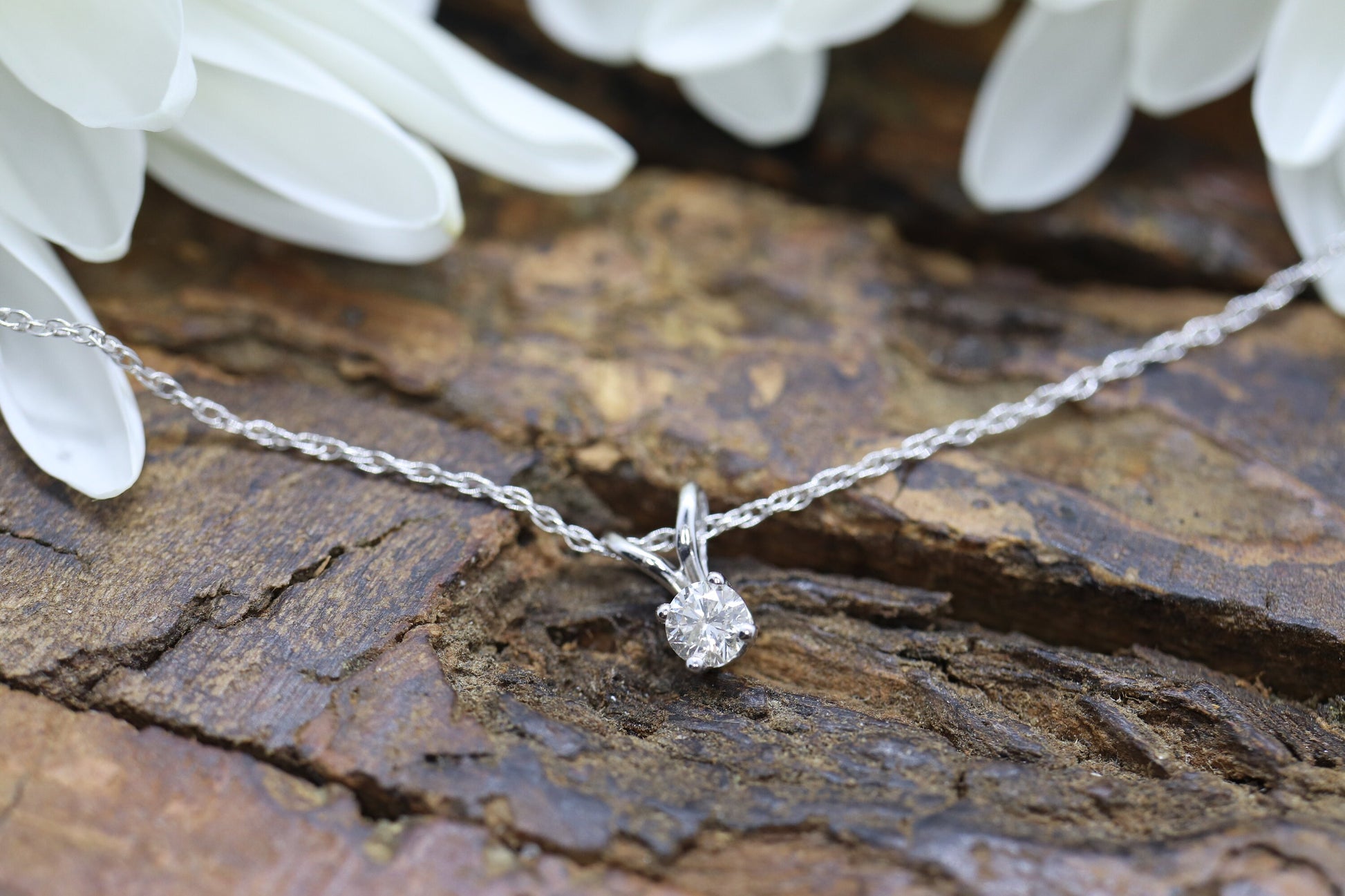 14k Diamond Solitaire Pendant. 14k White gold wheat necklace. st(126/50)