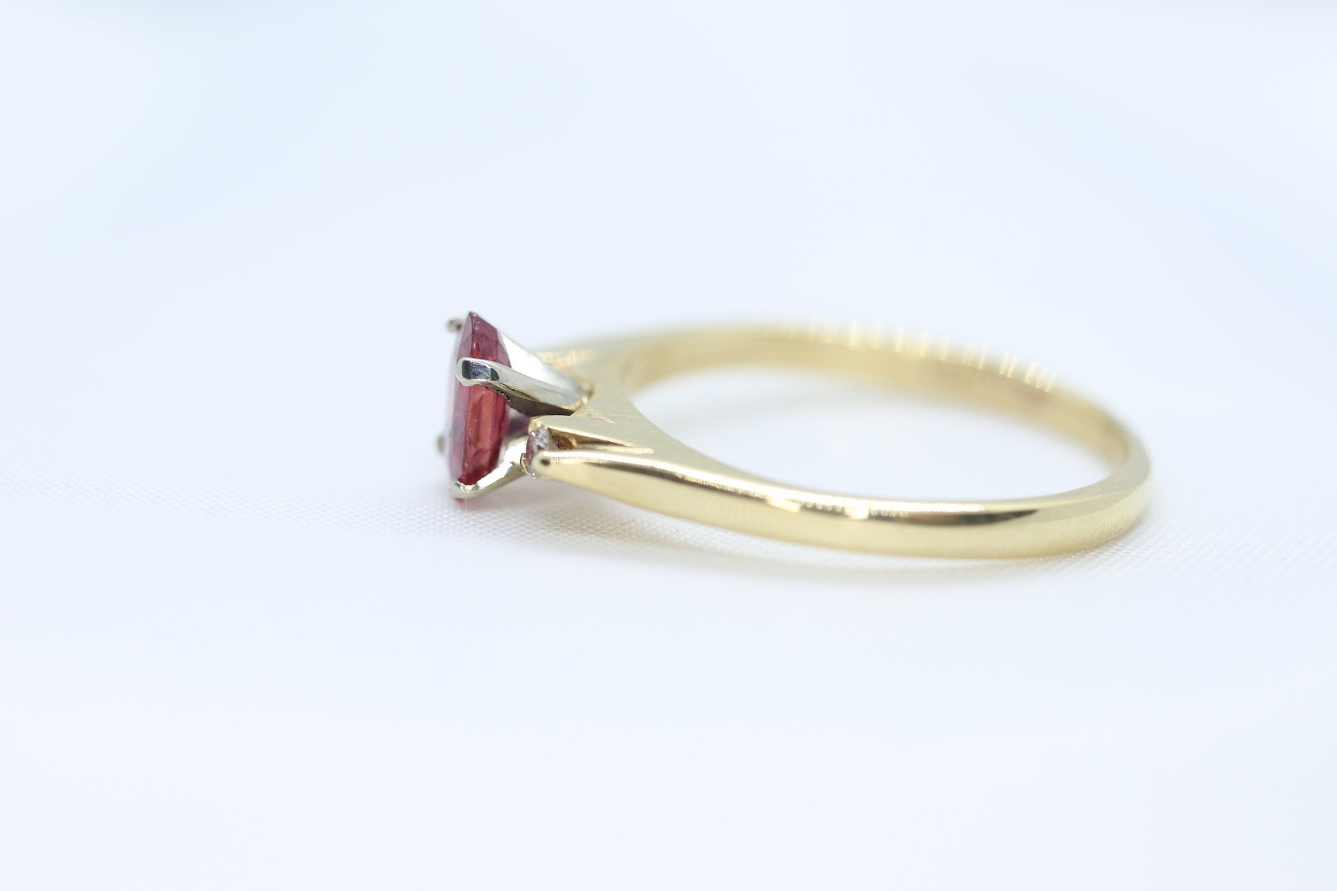 Natural Ruby Diamond Ring. 14k Ruby Solitaire engagement ring. Oval ruby Gold ring. Diamonds. RUBY Engagement ring. st(126/50)