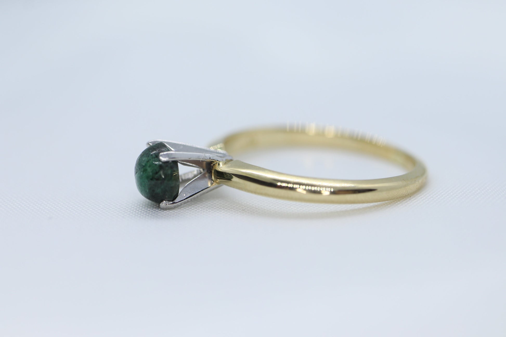 18k Green Agate Jade Jadeite ring. green cabochon ring. st(74/75)