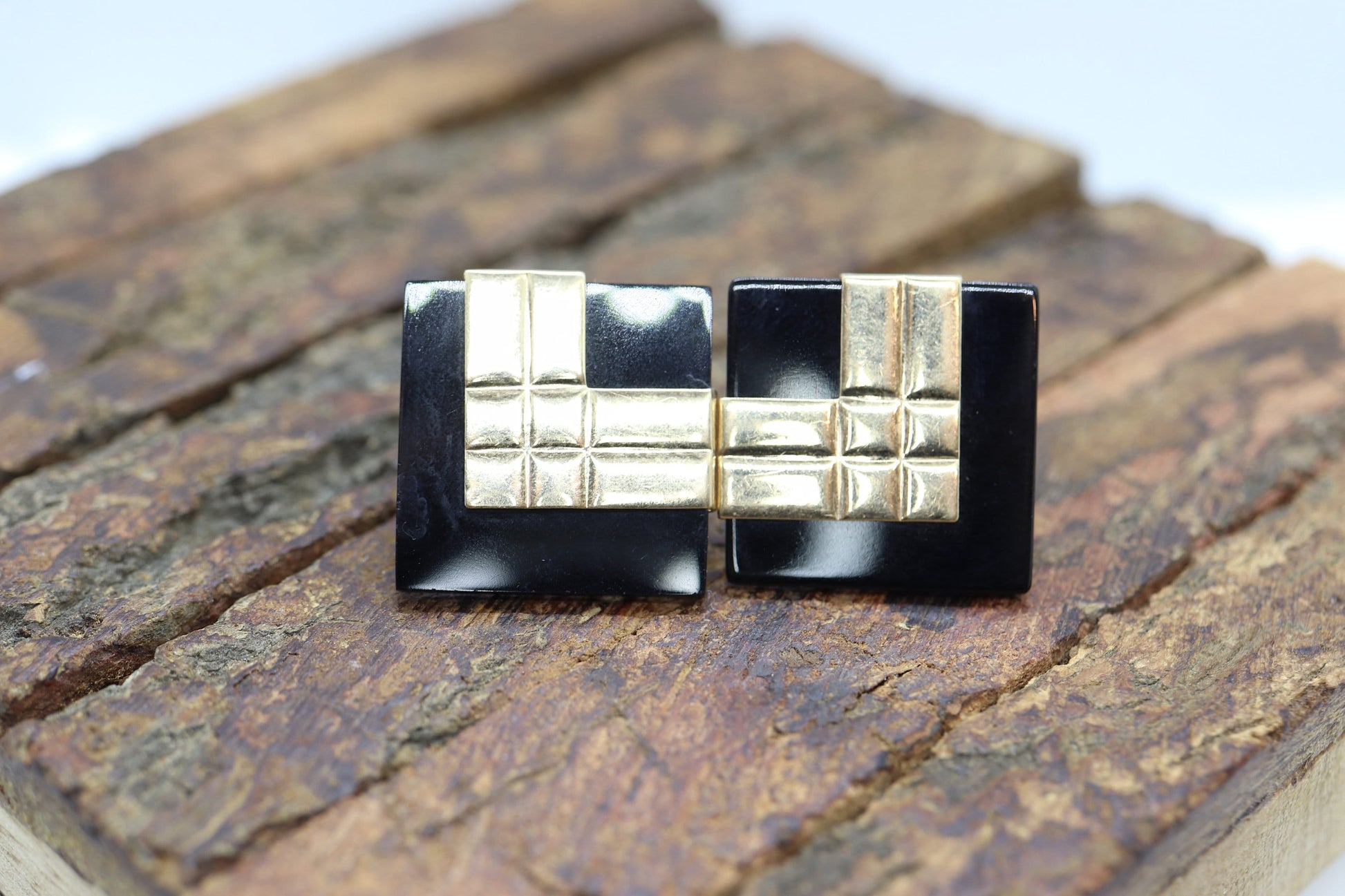 14k Carved Onyx Square Earrings. 14k Peter Brams Carved Gemstone Stud PBD earrings. st(51/75)