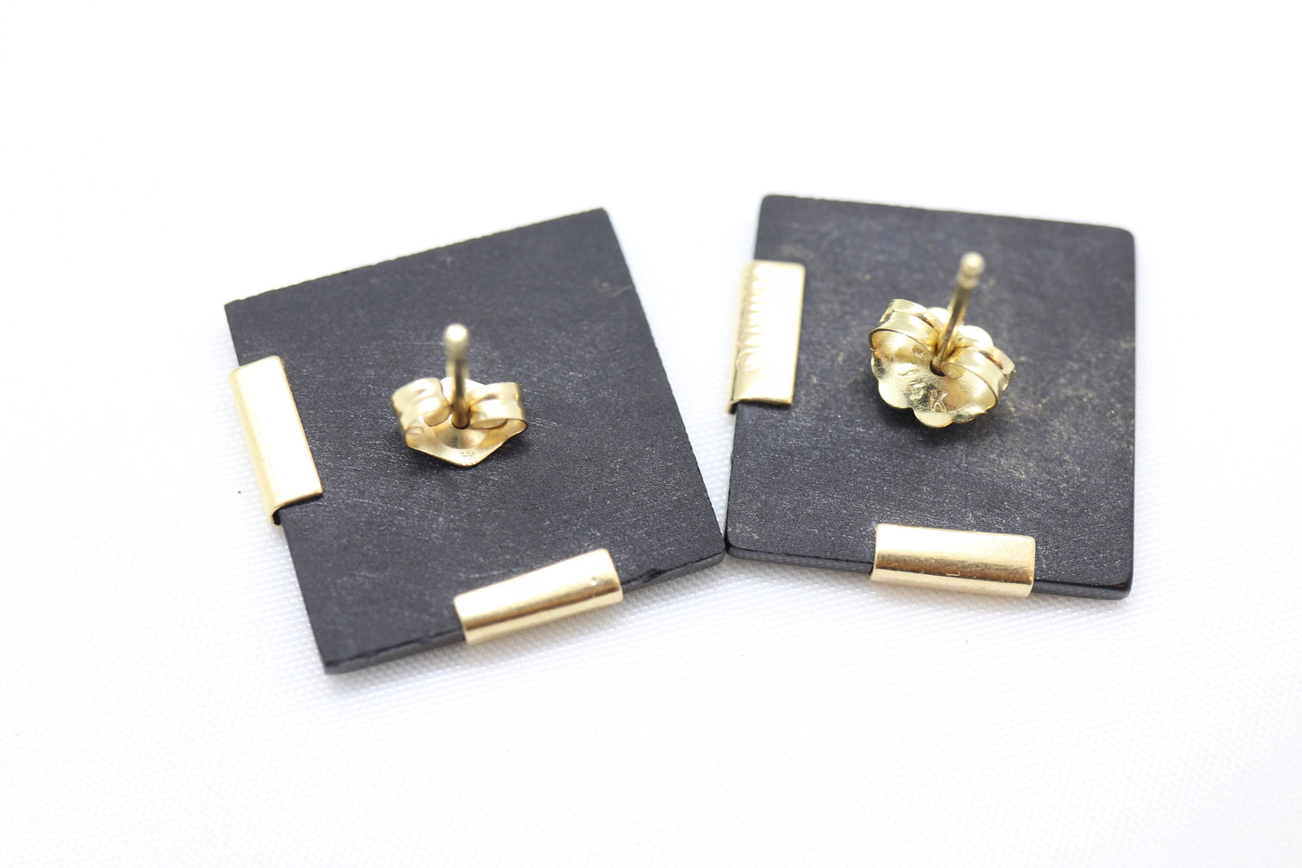 14k Carved Onyx Square Earrings. 14k Peter Brams Carved Gemstone Stud PBD earrings. st(51/75)