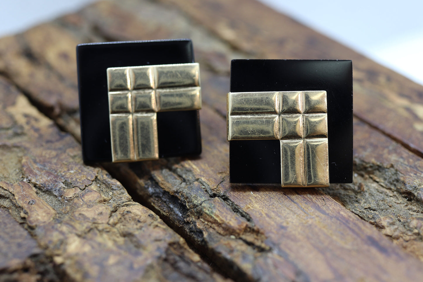 14k Carved Onyx Square Earrings. 14k Peter Brams Carved Gemstone Stud PBD earrings. st(51/75)