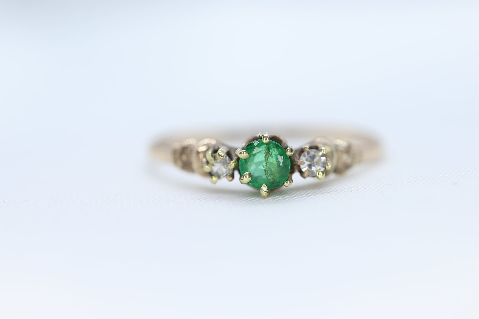 Antique 10k Victorian Emerald and Diamond Claw set ring. Antique dainty emerald diamond ring. st(172/50)