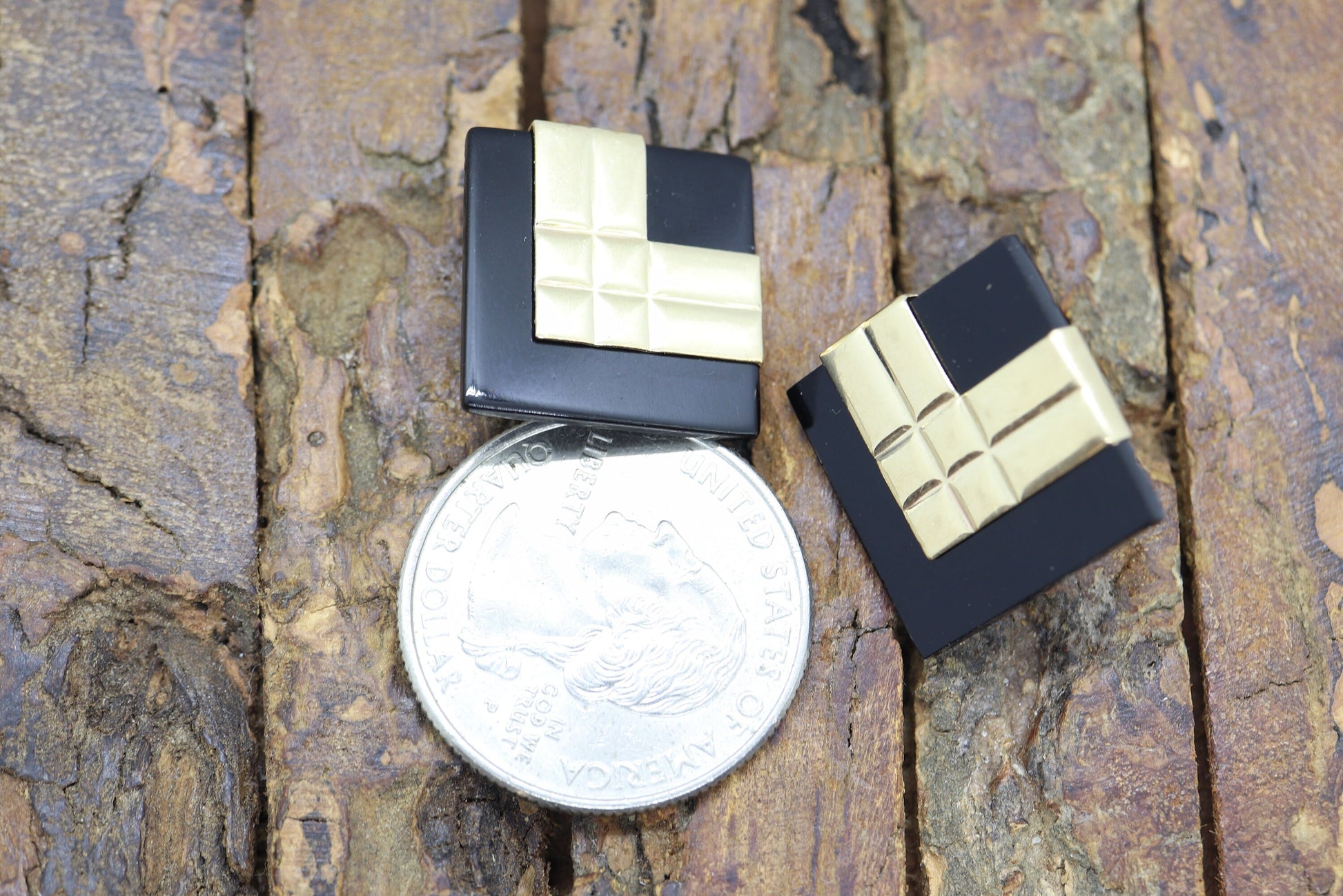 14k Carved Onyx Square Earrings. 14k Peter Brams Carved Gemstone Stud PBD earrings. st(51/75)