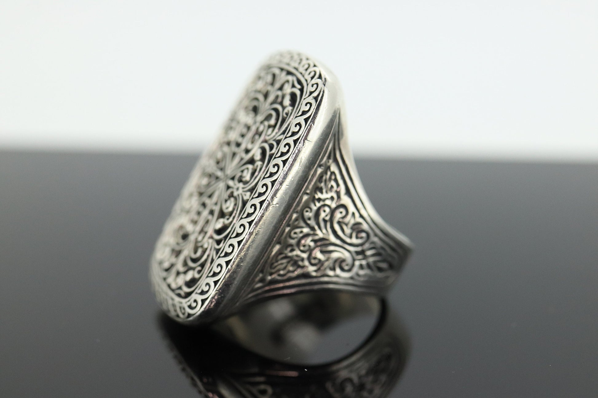 KONSTANTINO RING. Heavy sterling Silver Signet Ring Konstantino Collection (st269)