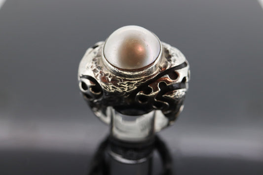 Dian Malouf RING. Mabe Pearl Heavy sterling Silver Signet Ring DLM Collection (st119)